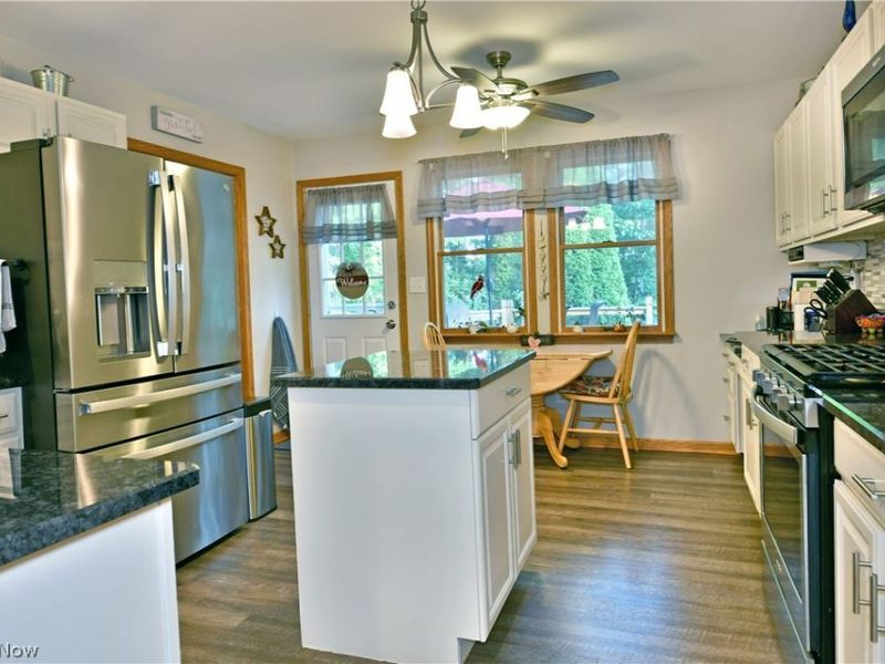 3750 Oakview Drive, Girard, OH 44420 Photo 11