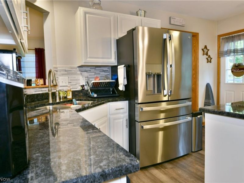 3750 Oakview Drive, Girard, OH 44420 Photo 12