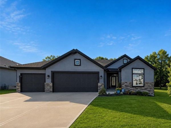 2003 Creek View Lane, Raymore, MO 64083