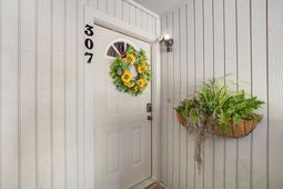 307 Greenmeadow Drive photo 4