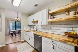 307 Greenmeadow Drive photo 4