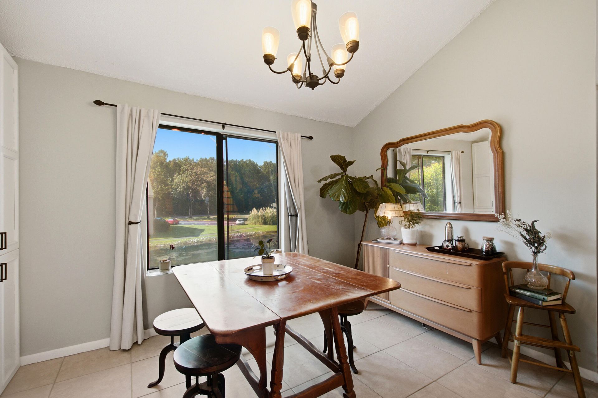 307 Greenmeadow Drive Photo 9