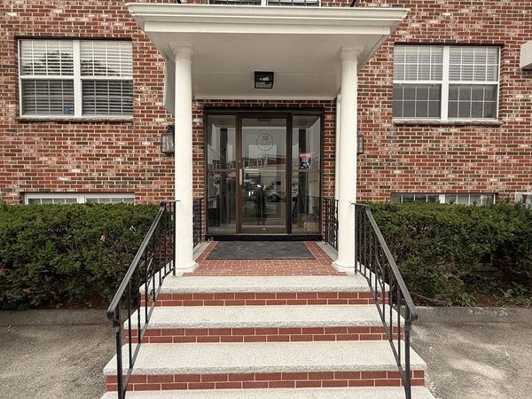32 Bradford Street, Unit 17, Concord, MA 01742