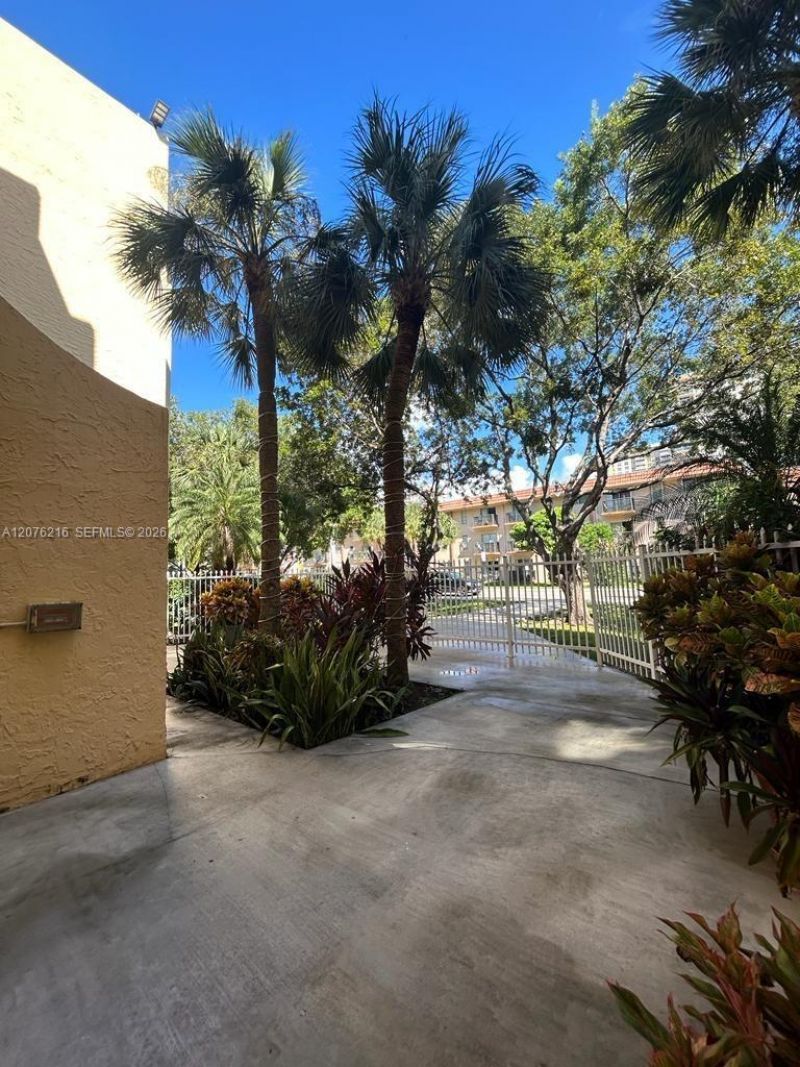 210 172nd St , Unit 133, Sunny Isles Beach, FL 33160 Photo