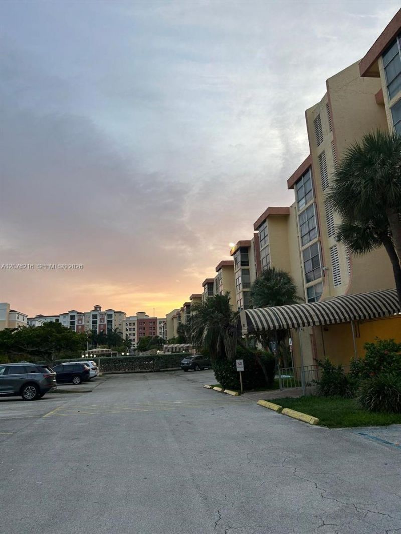 210 172nd St , Unit 133, Sunny Isles Beach, FL 33160 Photo