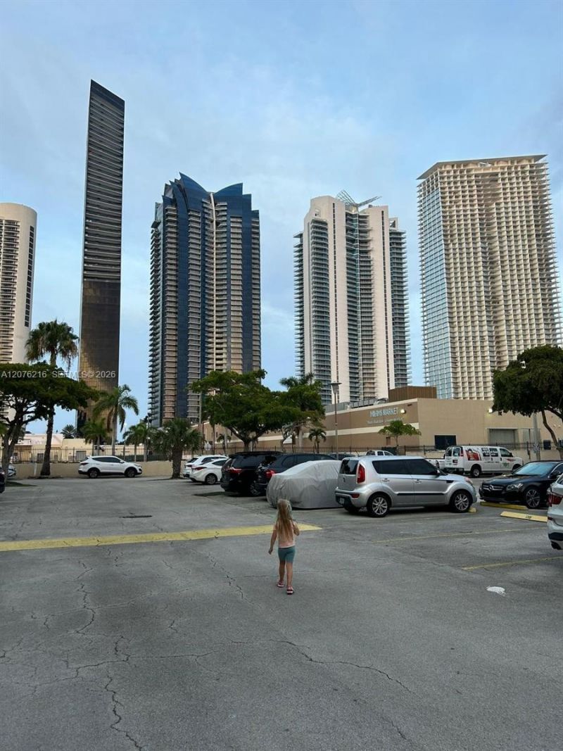 210 172nd St , Unit 133, Sunny Isles Beach, FL 33160 Photo