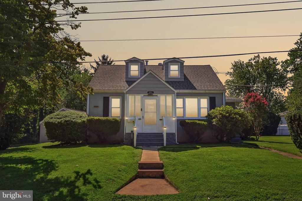 21 IDA AVENUE , MORRISVILLE, PA 19067