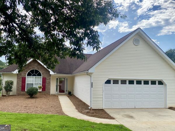 203 Cambridge Drive, Loganville, GA 30052