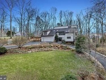 10227 LAWYERS ROAD, VIENNA, VA 22181
