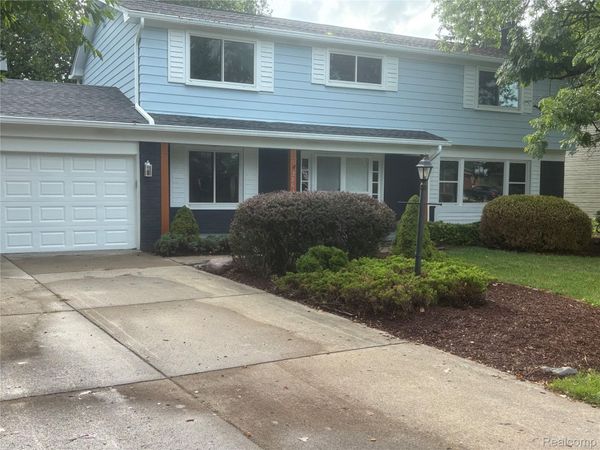29621 Fernhill Drive, Farmington, Mi 48334