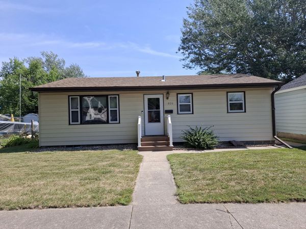 806 N Arch Street, Aberdeen, SD 57401