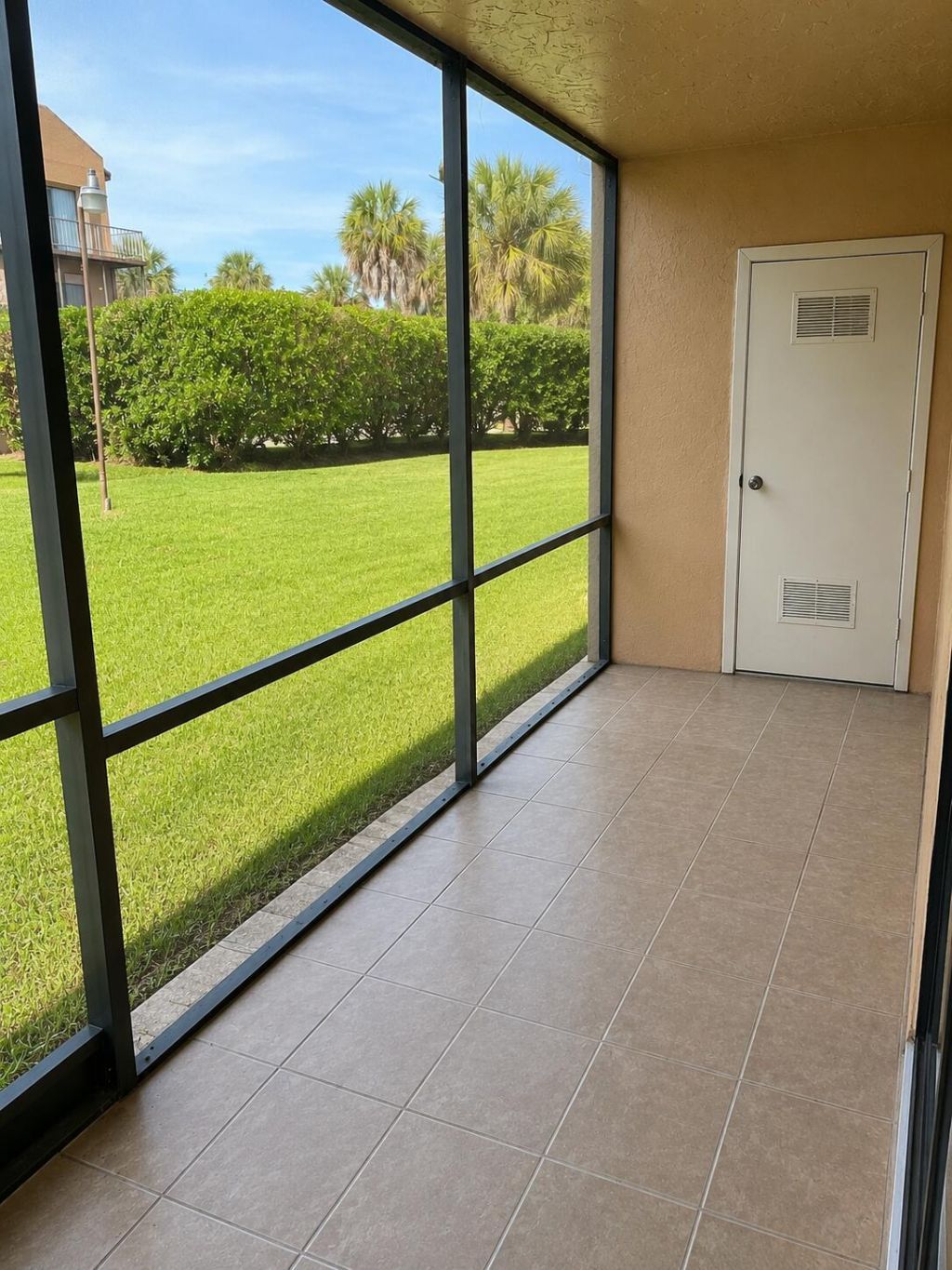 450 Commodore Drive, Unit 106, Plantation, FL 33325 Photo