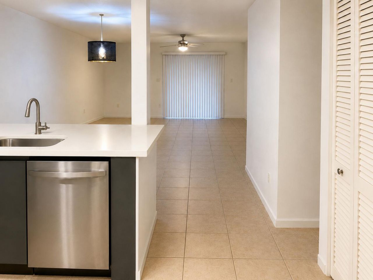 450 Commodore Drive, Unit 106, Plantation, FL 33325 Photo