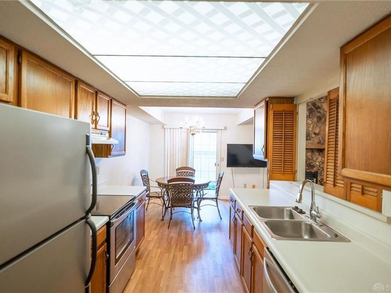 5701 Cobblegate Drive, West Carrollton, OH 45449 Photo 10