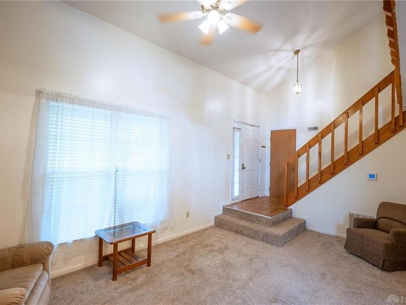 5701 Cobblegate Drive, West Carrollton, OH 45449 Photo 4
