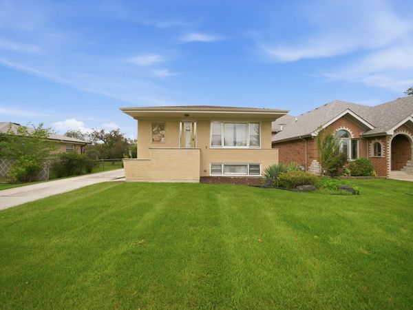 6428 W 85 Street , Burbank, IL 60459