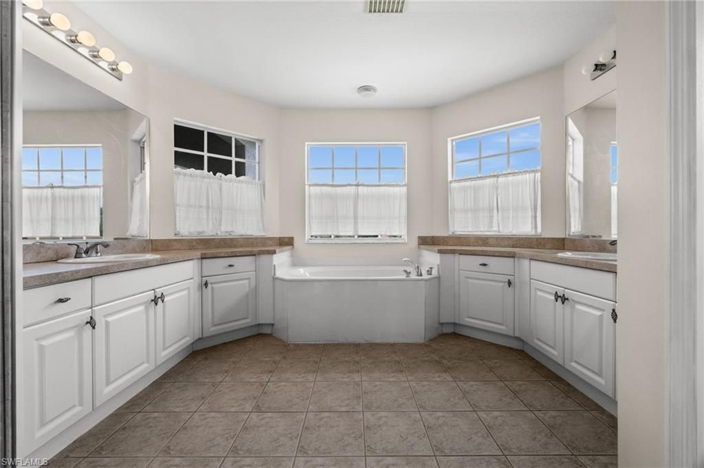 3520 SW 3rd Ter, Cape Coral, FL 33991 Photo