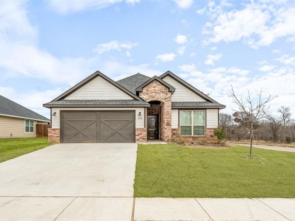 102 Clover Circle, Weatherford, TX 76086