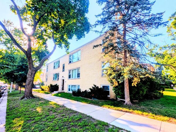 2308 W Birchwood Avenue , Unit 1W, Chicago, IL 60645