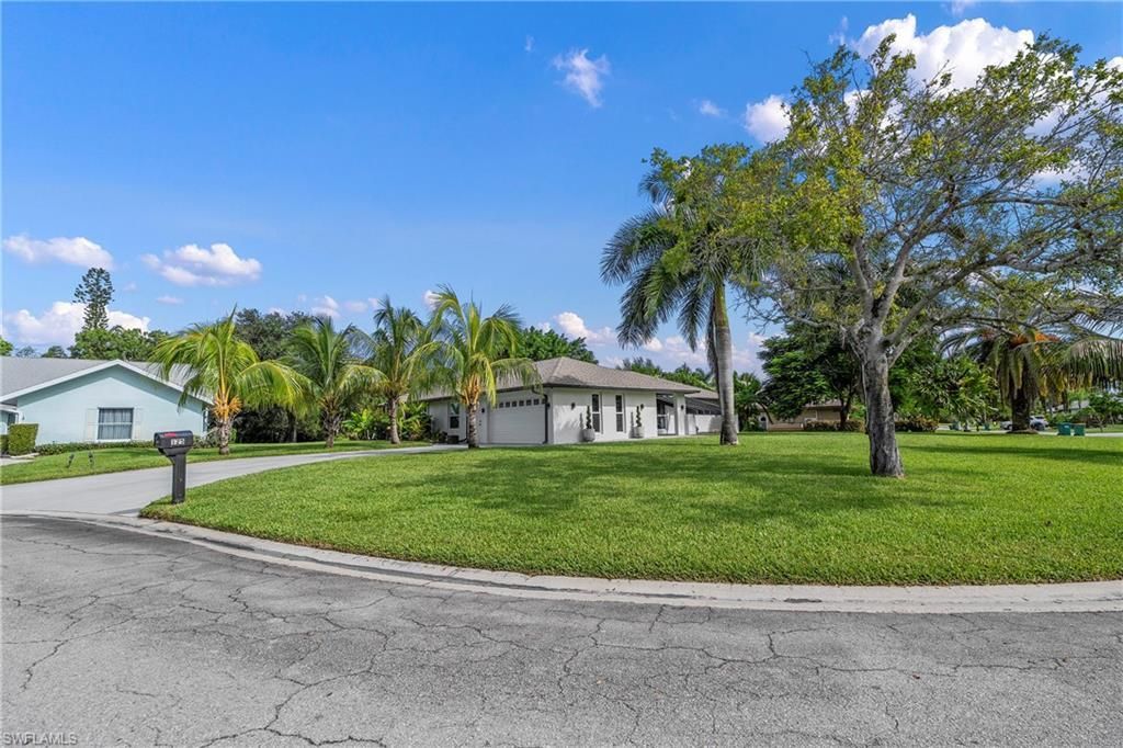 125 Westwood Dr , Naples, FL 34110 Photo