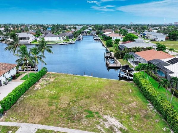 1511 Jamaica CT , MARCO ISLAND, FL 34145
