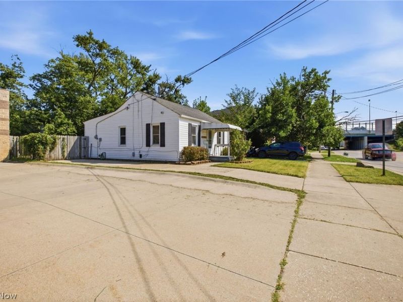 1489 E 361st Street , Eastlake, OH 44095 Photo 2