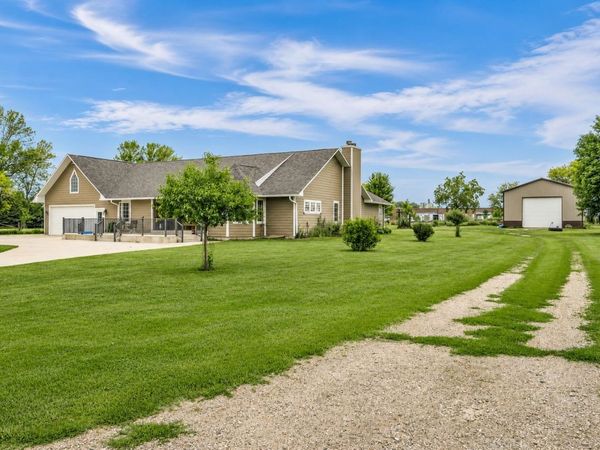 22504 230th Street, Milford, IA 51351