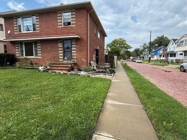 16727 Grovewood Avenue , Cleveland, OH 44110