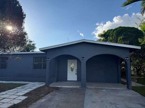 4400 SW 36TH Street, West Park, FL 33023