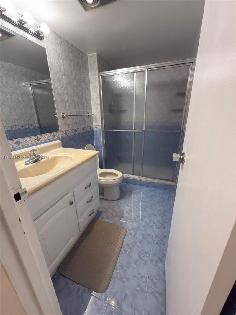 3675 N Country Club Dr, Unit 109, Aventura, FL 33180 Photo