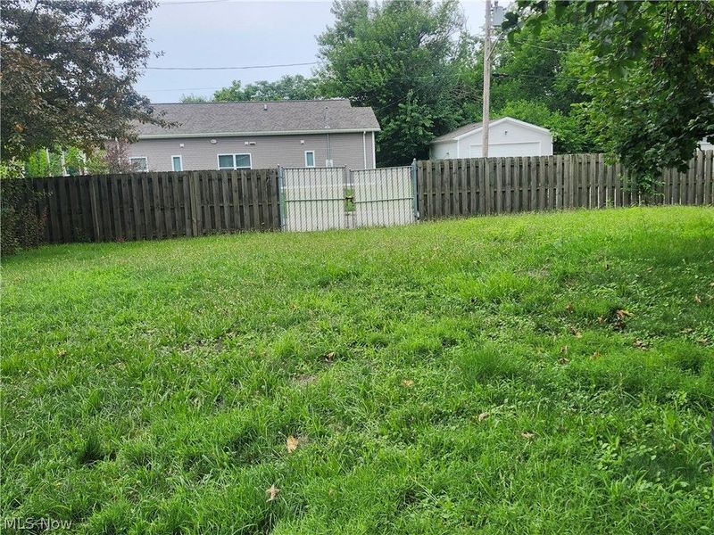2922 Minnie Avenue, Cleveland, OH 44104 Photo 3
