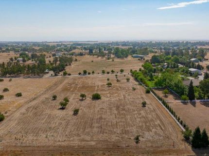 9833 La Clair, Wilton, CA 95693 Photo