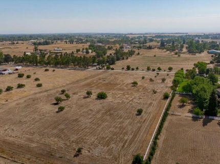 9833 La Clair, Wilton, CA 95693 Photo