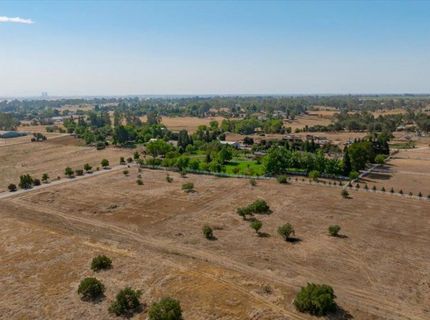 9833 La Clair, Wilton, CA 95693 Photo