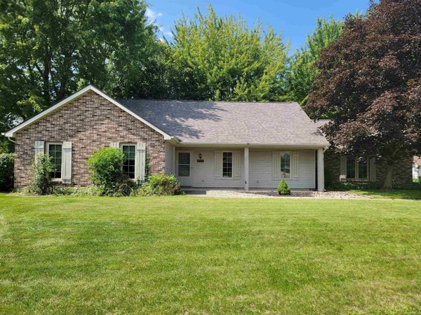 1409 Willow Drive, Auburn, IN 46706