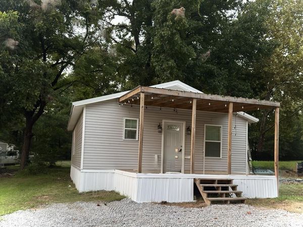 114 W Countiss, Bruce, MS 38915