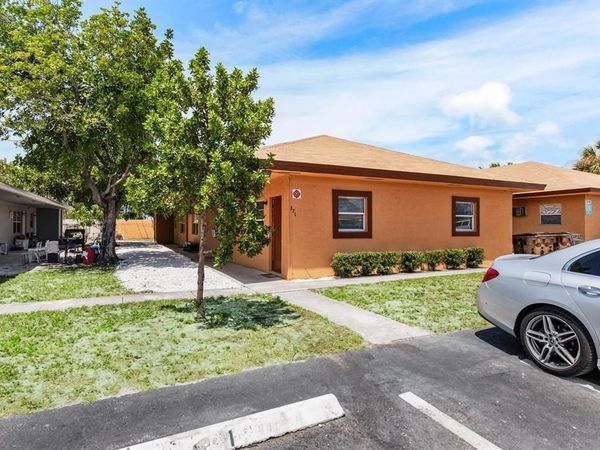 279 SW 1ST Street, Unit #3, Deerfield Beach, FL 33441