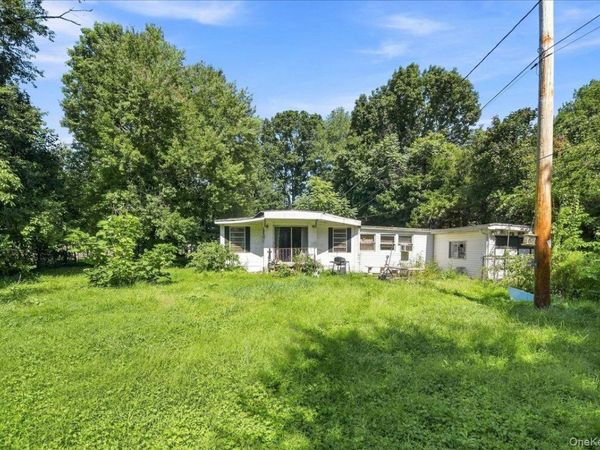 44 Oak Drive, Hopewell Junction, NY 12533