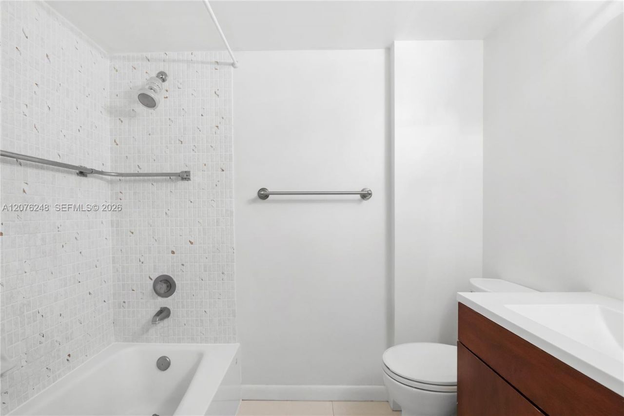 210 Sea View Dr , Unit 207, Key Biscayne, FL 33149 Photo