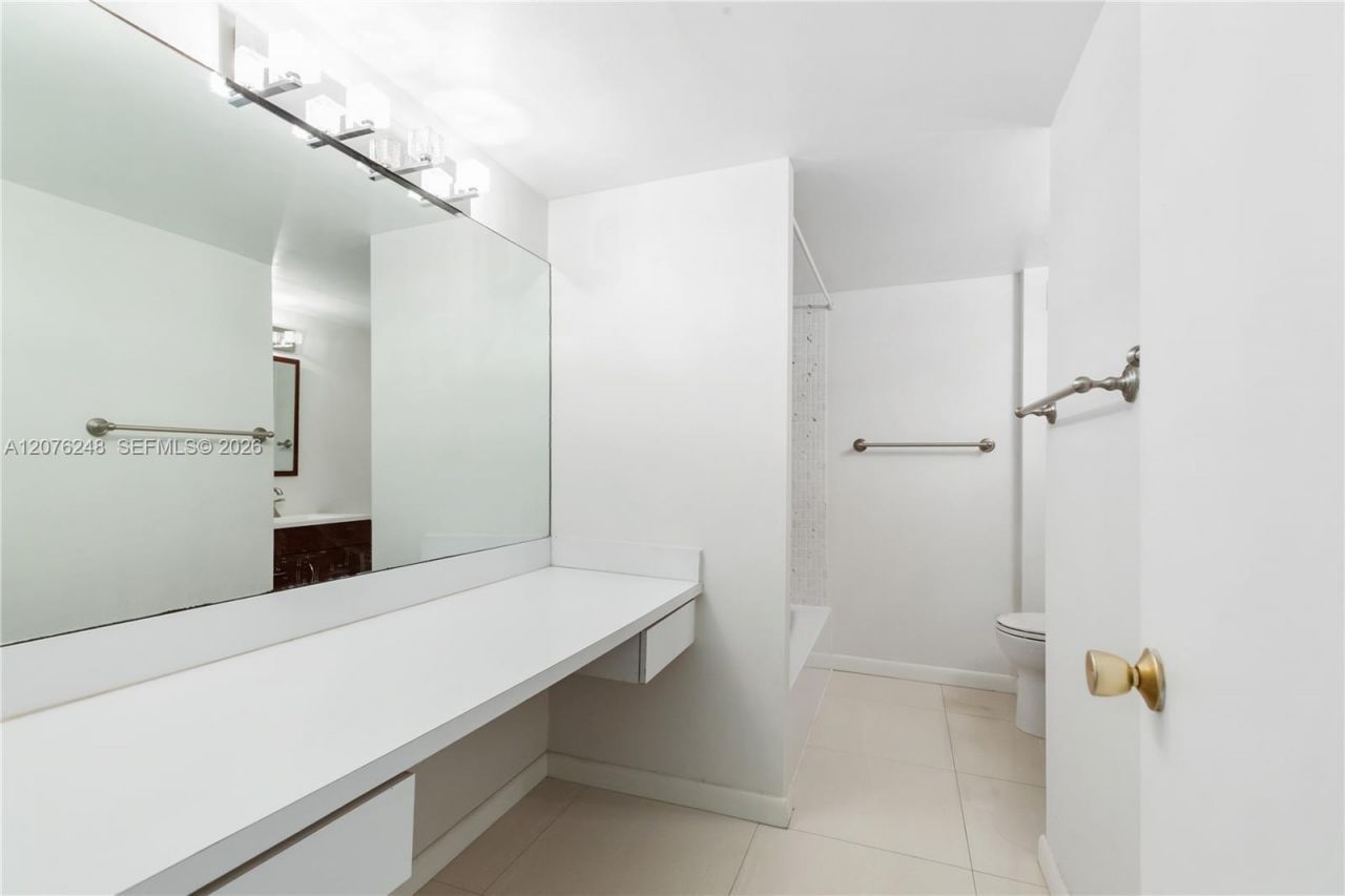 210 Sea View Dr , Unit 207, Key Biscayne, FL 33149 Photo