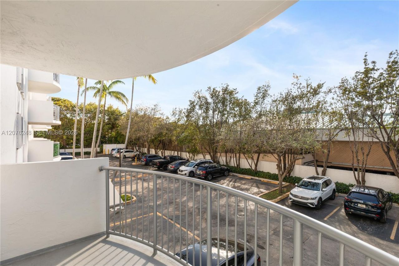 210 Sea View Dr , Unit 207, Key Biscayne, FL 33149 Photo