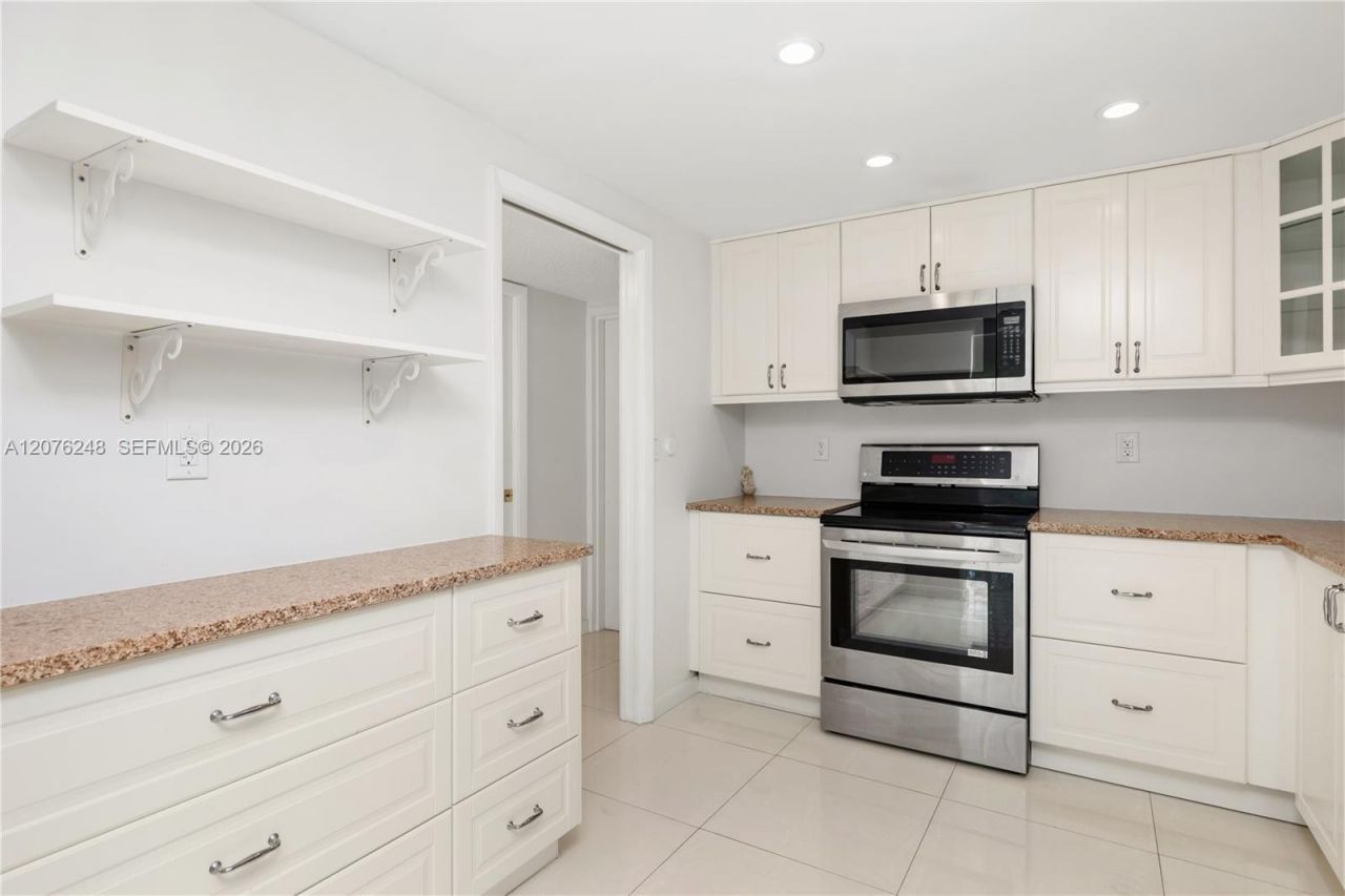 210 Sea View Dr , Unit 207, Key Biscayne, FL 33149 Photo