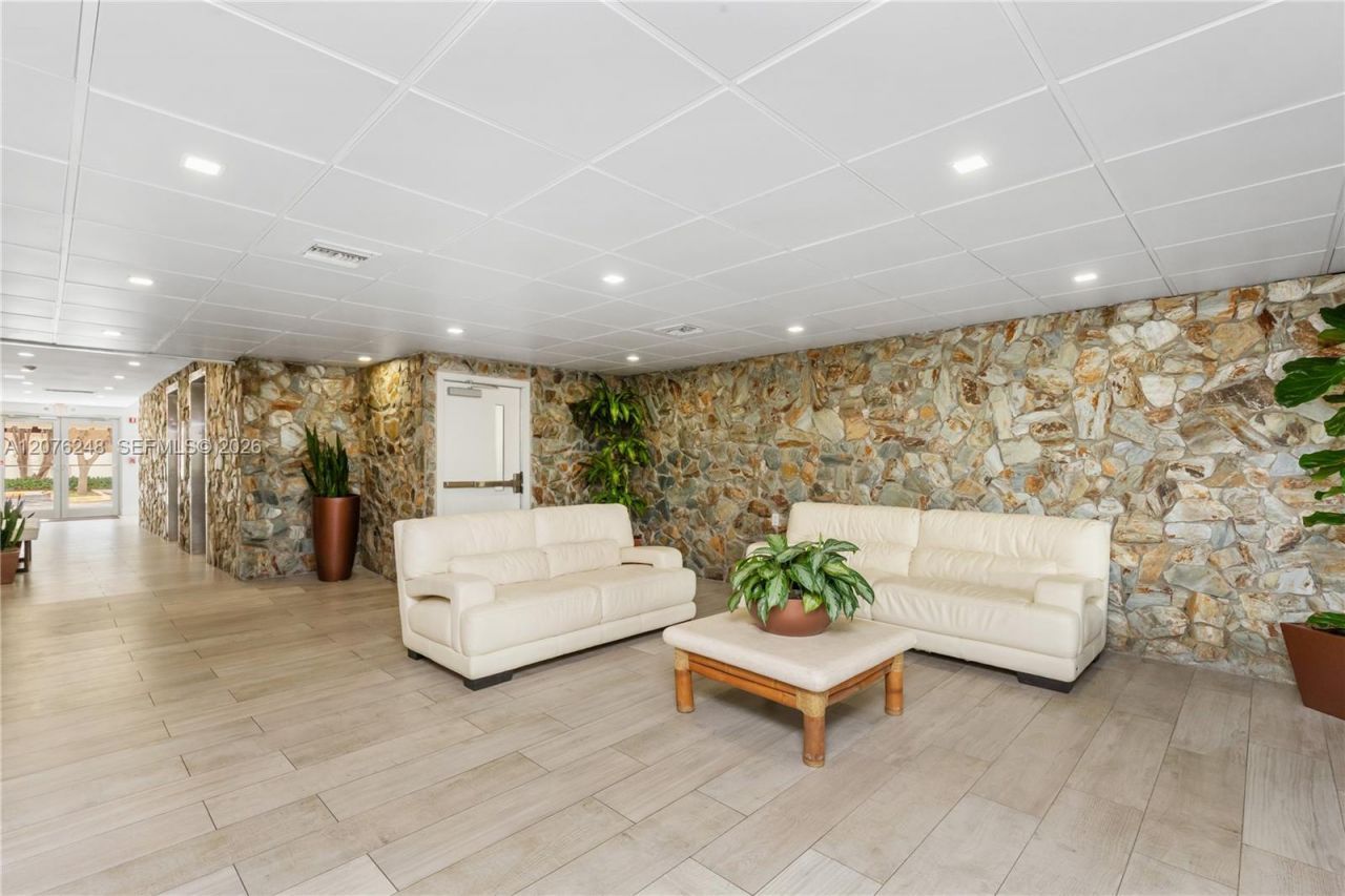 210 Sea View Dr , Unit 207, Key Biscayne, FL 33149 Photo