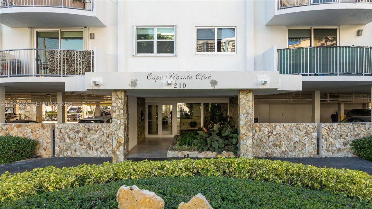 210 Sea View Dr , Unit 207, Key Biscayne, FL 33149 Photo