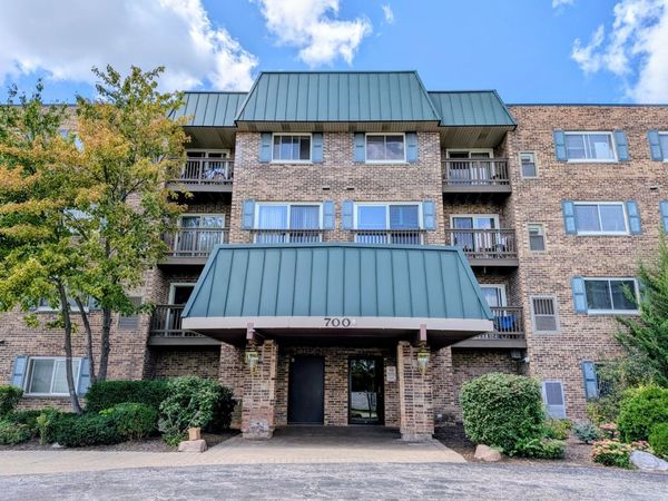 700 Perrie Drive , Unit 213, Elk Grove Village, IL 60007