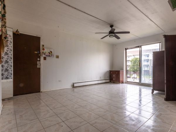 212 Shorewood Drive , Unit 1B, Glendale Heights, IL 60139