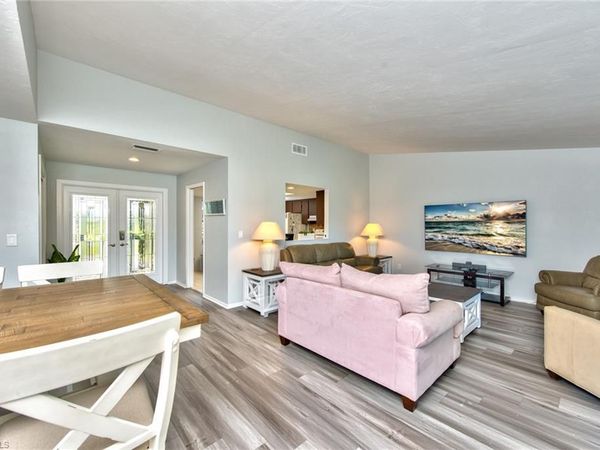 150 Round Key CIR , Unit G-15, NAPLES, FL 34112