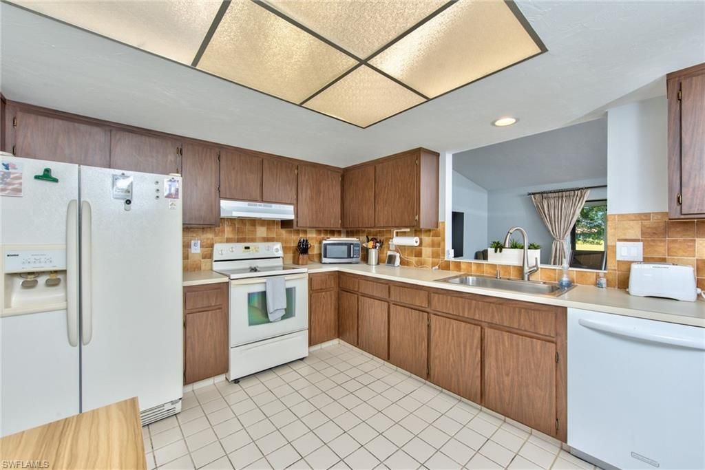 150 Round Key Cir , Unit G-15, Naples, FL 34112 Photo