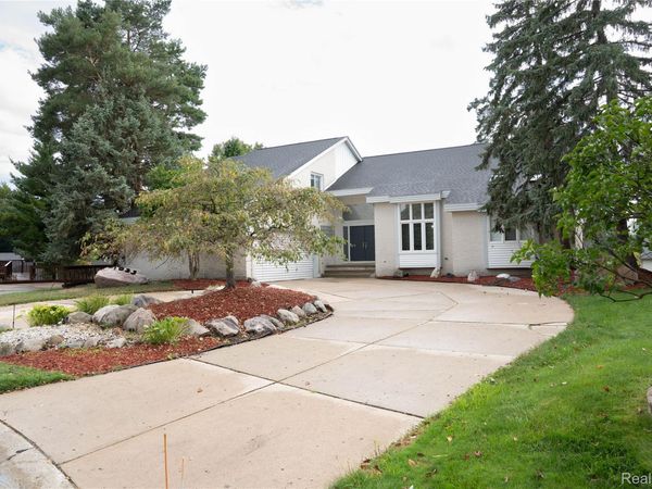 31033 Evergreen Court, Farmington Hills, Mi 48331