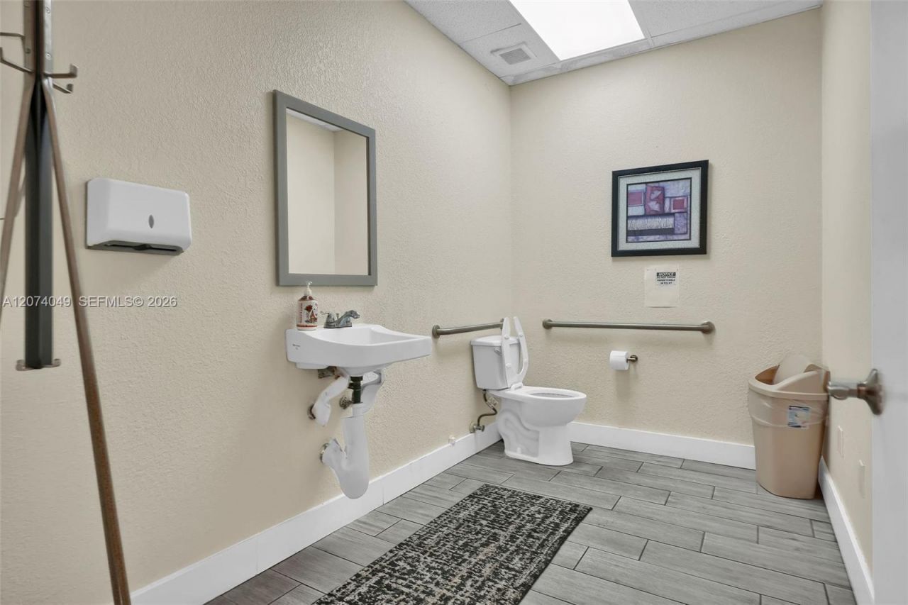5900 NW 97th Ave, Unit C-1 and C-, Doral, FL 33178 Photo